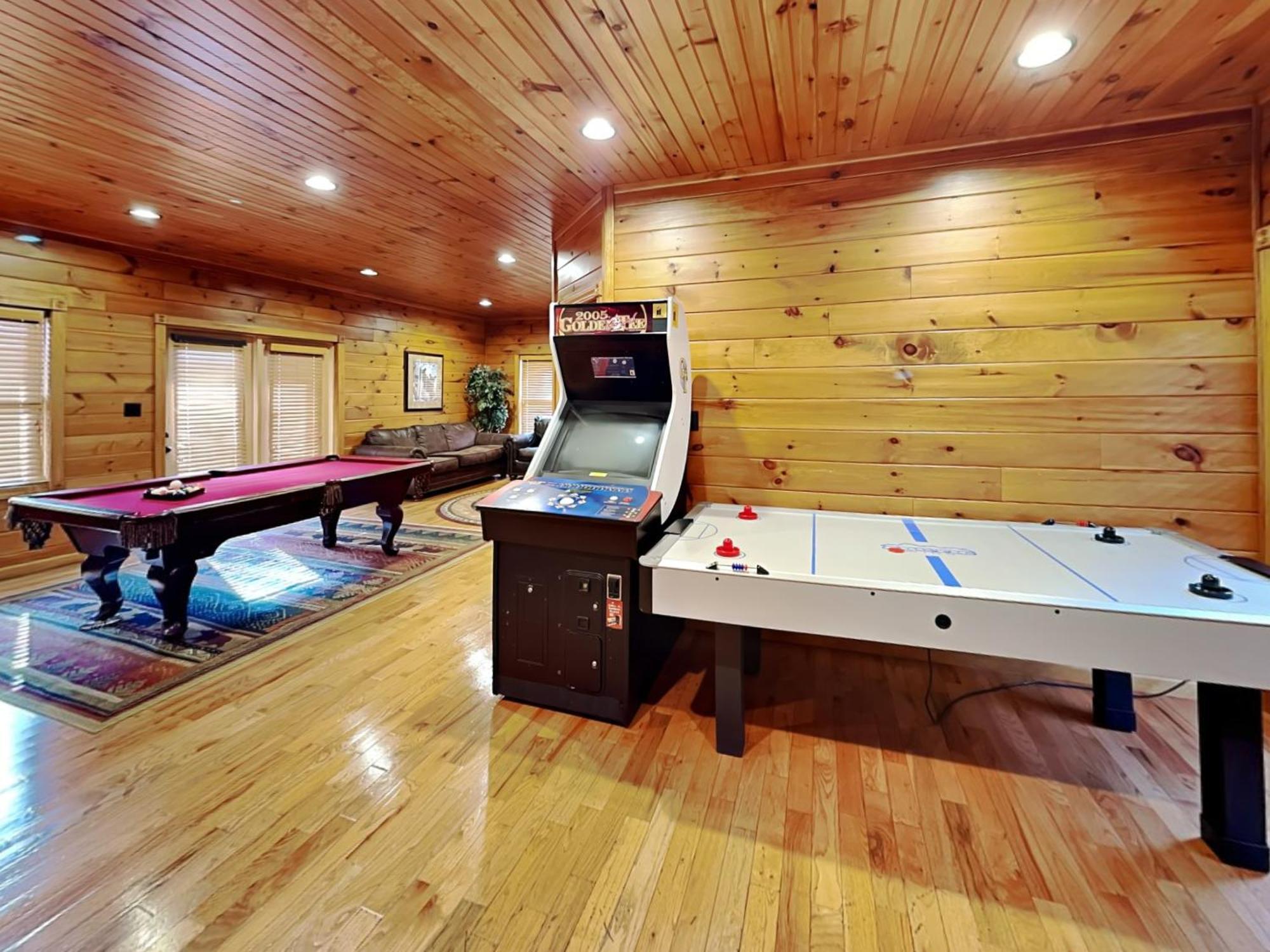 The Great Escape Ii, 5 Bedrooms, Sleeps 17, Game Room, Pool Access, Theater Gatlinburg Eksteriør billede