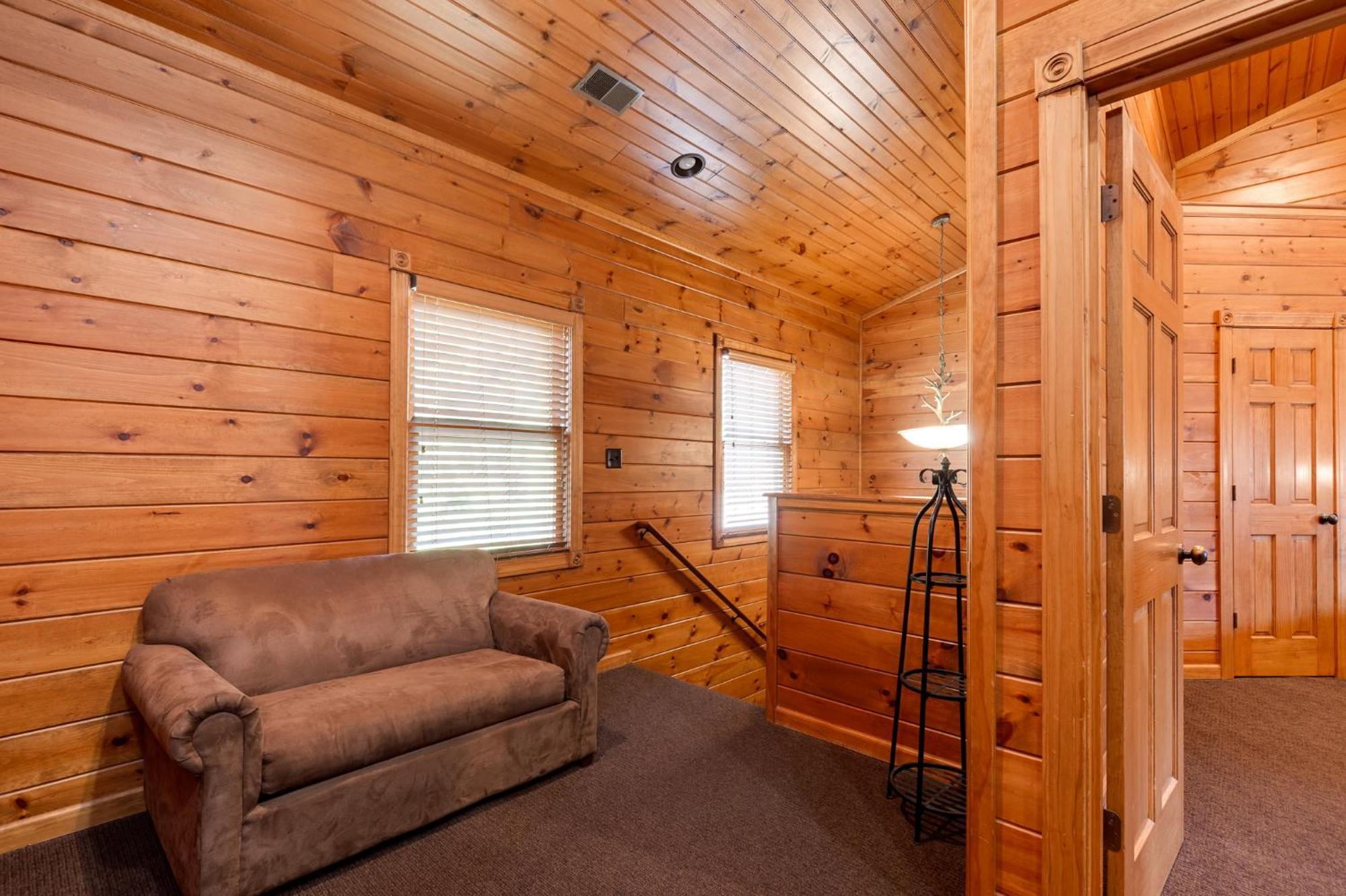 The Great Escape Ii, 5 Bedrooms, Sleeps 17, Game Room, Pool Access, Theater Gatlinburg Eksteriør billede