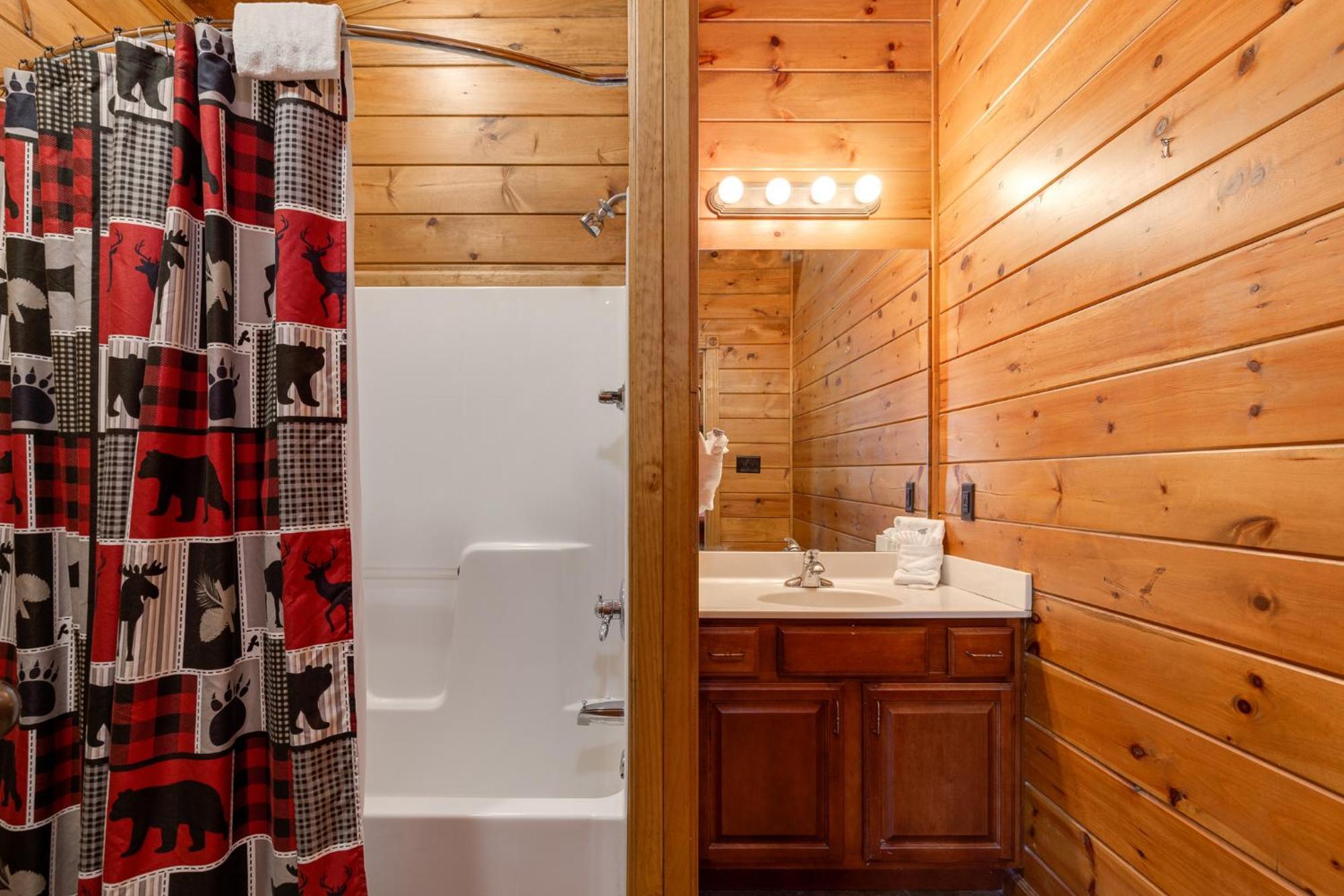 The Great Escape Ii, 5 Bedrooms, Sleeps 17, Game Room, Pool Access, Theater Gatlinburg Eksteriør billede
