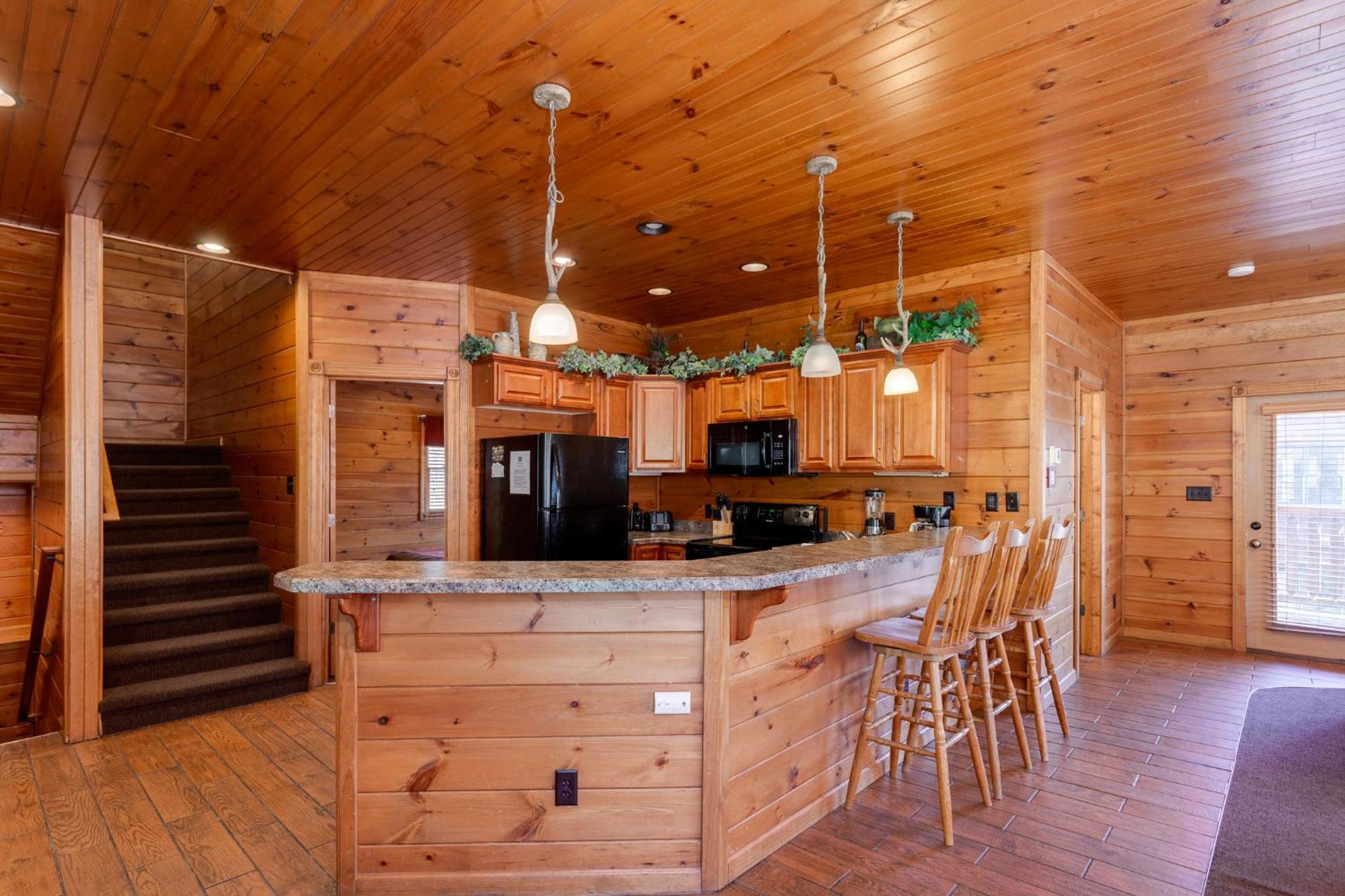 The Great Escape Ii, 5 Bedrooms, Sleeps 17, Game Room, Pool Access, Theater Gatlinburg Eksteriør billede